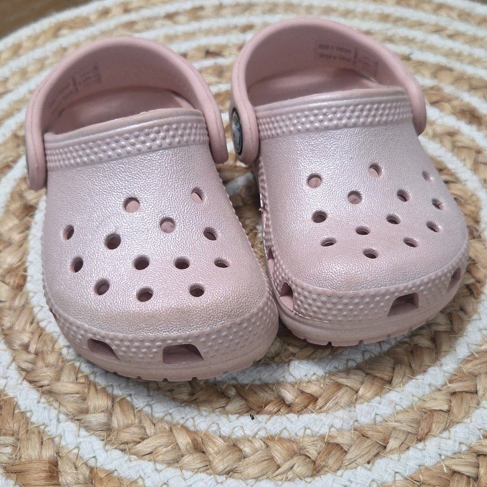 Crocs Kids Classic Clog In Pink, Size 4 childs